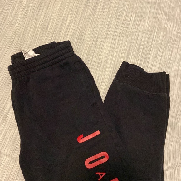 nike sweat pants and joggers - Picture 3 of 5